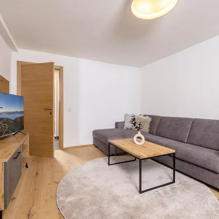 Apartamento Suprior Bergblick 06 By Interhome